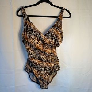 Ladies Jantzen one piece animal print swimsuit